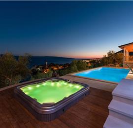 2 bedroom villa with pool and sea views in Bol, Brač Island, sleeps 4